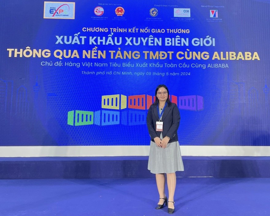 Bà Trương Phương Thoa - Giám đốc Trung Tâm Thương mại điện tử Khu vực phía Nam OSB Group.