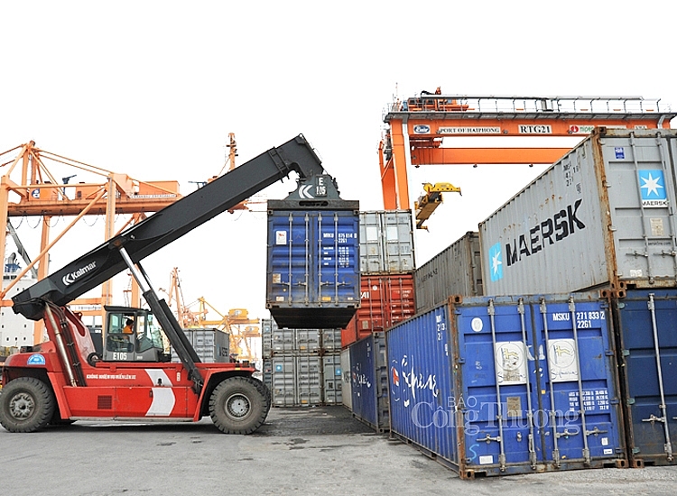 Xuất nhập khẩu hàng hóa đạt kết quả khả quan sau 2 tháng đầu năm