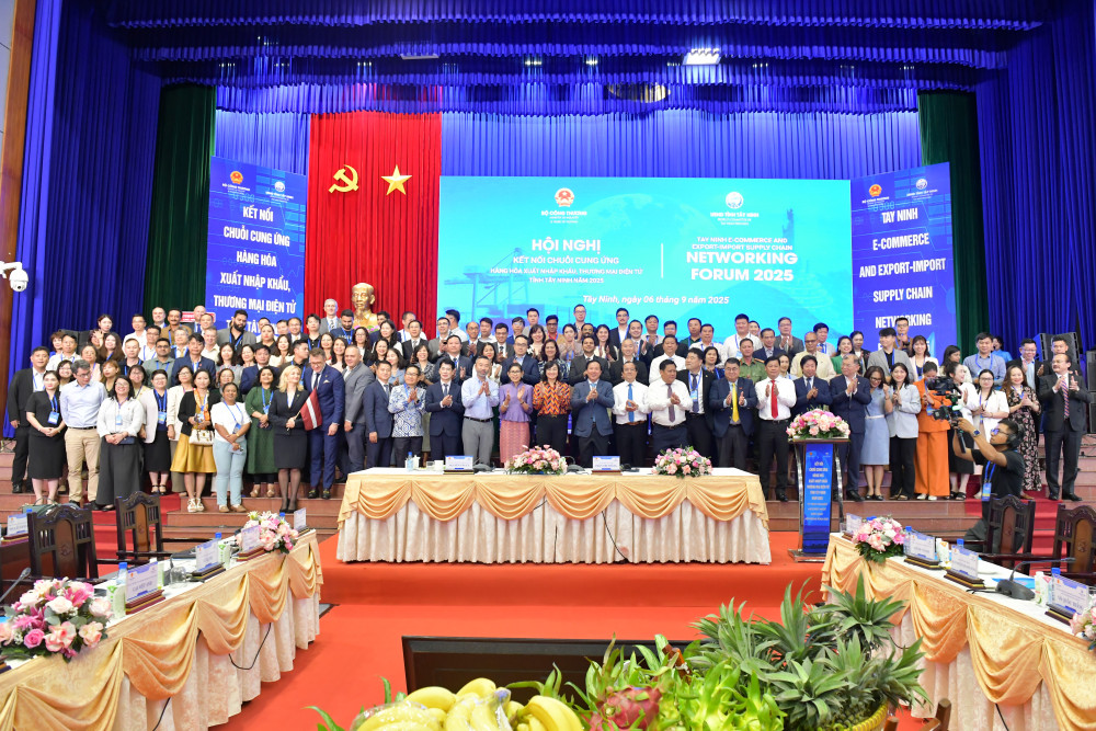 Thành công của hội nghị sẽ mở ra những cơ hội cho các doanh nghiệp trong chuỗi kết nối, cung ứng hàng hóa xuất nhập khẩu và thương mại điện tử, mở rộng thị trường ra khu vực và toàn thế giới