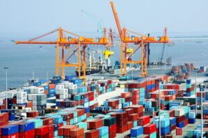 Xuất khẩu Việt Nam tăng trưởng mạnh, hướng tới kỷ lục mới năm 2025