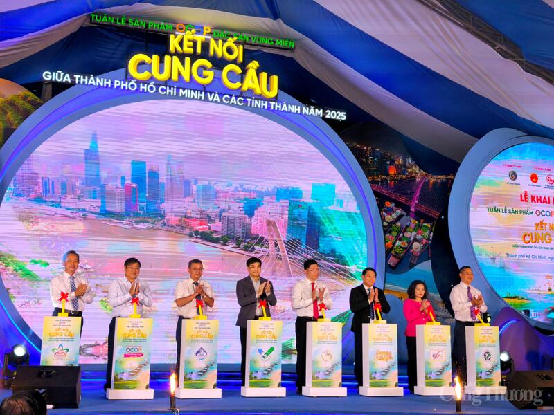 Lễ khai mạc tuần lễ sản phẩm OCOP đặc sản vùng miền