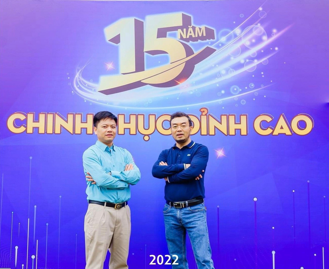 Anh Nguyễn Hồng Sơn (bên phải) - Tổng Giám đốc OSB và Anh Trần Đình Toản ( bên trái) - Phó Tổng Giám đốc OSB