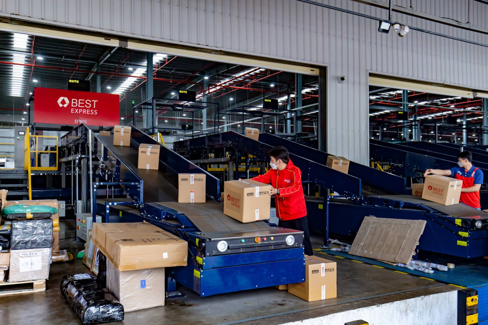 Kho phân loại hàng của Best Express