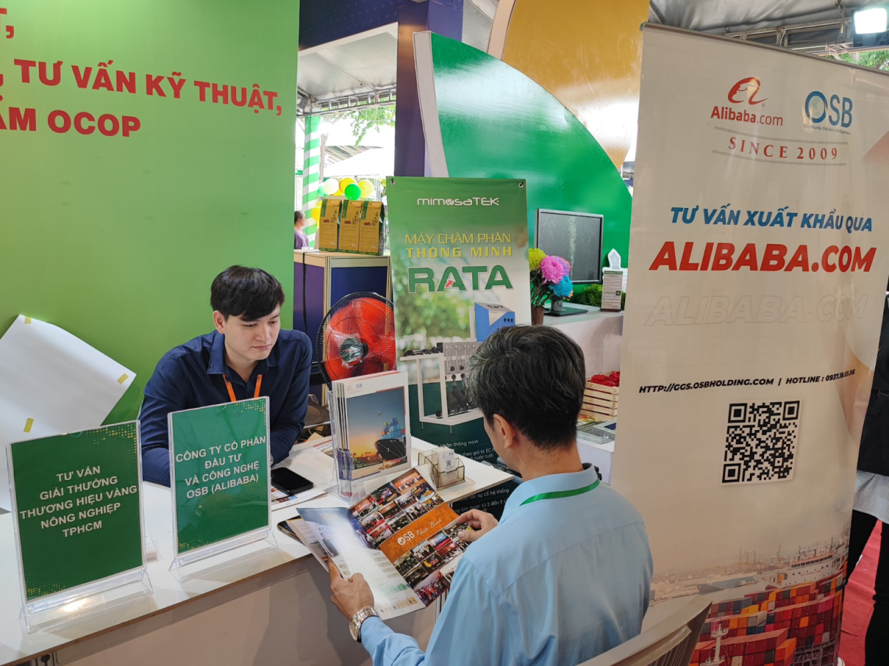  Hình ảnh khách hàng được tư vấn dịch vụ Alibaba.com