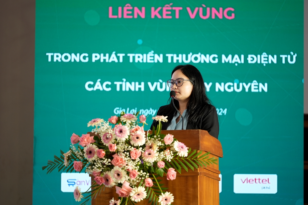 Giám đốc Trung tâm Dịch vụ TMĐT khu vực phía Nam, Công ty cổ phần đầu tư và công nghệ OSB Trương Phương Thoa