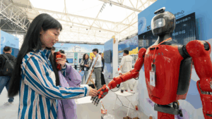 Các ứng dụng AI của Trung Quốc sở hữu lượng người dùng lớn nhờ quy mô dân số